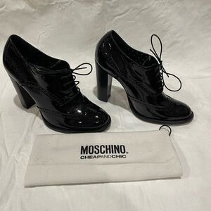 Moschino Black Patent Leather Spectator Heels Size 39/8-1/2